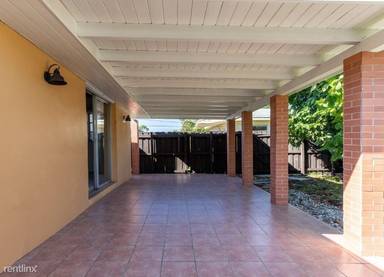 Main picture of 2728 SW 25th Ter