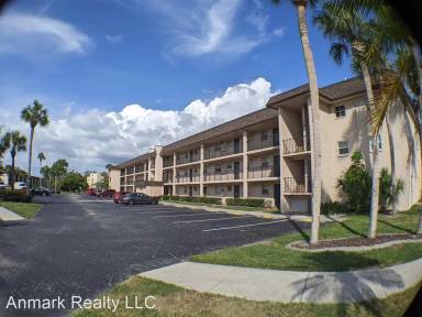 Main picture of 102 Capri Isles Blvd