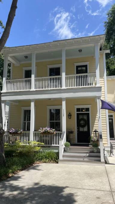 Main picture of 1125 Phillips Park Dr