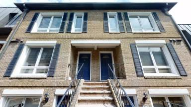Main picture of 2125 N Monroe St