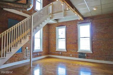 Main picture of 2699 Guoin St