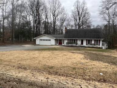 Main picture of 5747 Oakcrest Dr