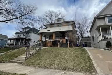 Main picture of 2647 E 115th St