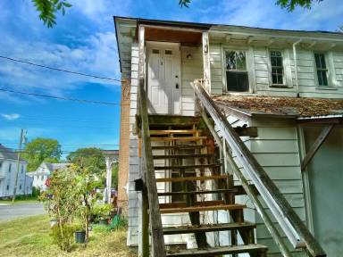 Main picture of 67 Church St