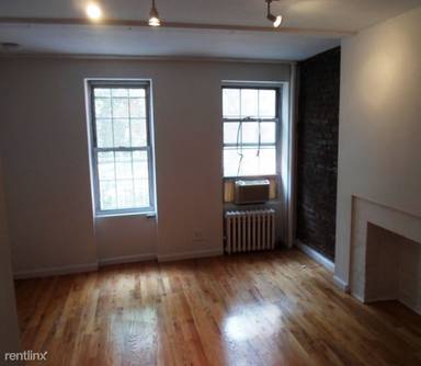 Main picture of 224 Sullivan St