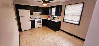 Main picture of 198-200 Wimbledon Dr