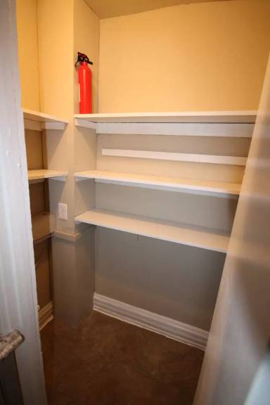 Main picture of 921 Hunter Ave