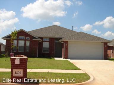 Main picture of 1300 Dawn Ave