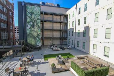 Main picture of 105 S Main St