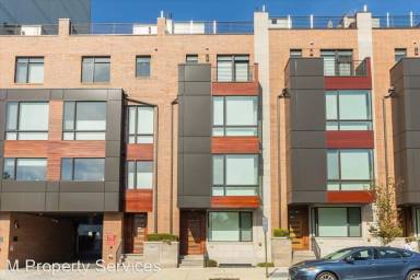 Main picture of 138 S Front St