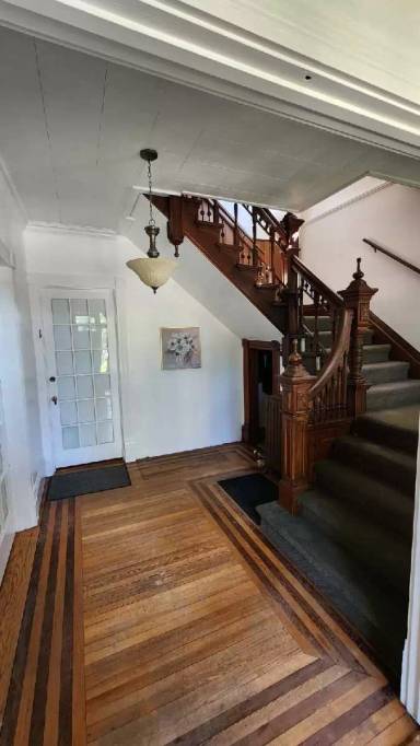 Main picture of 251 E Racine St
