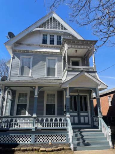 Main picture of 498 Howard Ave