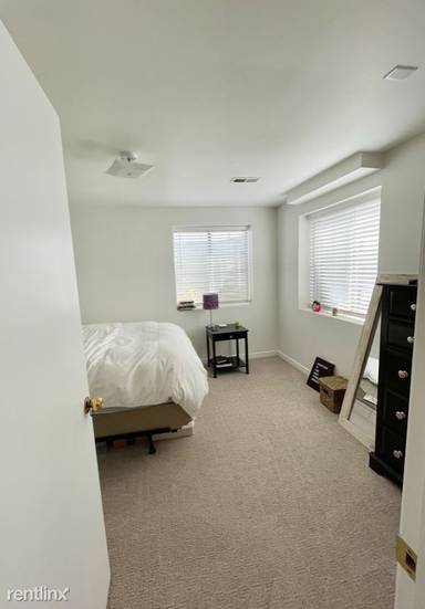 Main picture of 464 E Acoma Rd