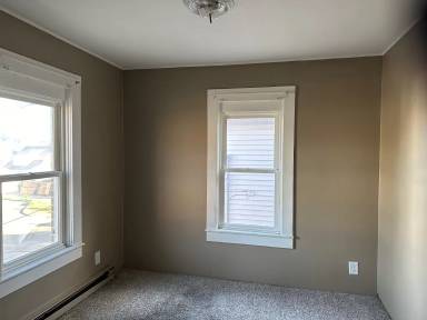 Main picture of 801 W Pleasant St