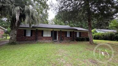 Main picture of 411 Rogers Rd