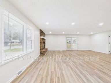 Main picture of 8215 Ruskin Way