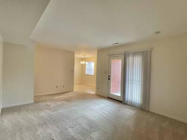 Main picture of 35 E Boundary Ave