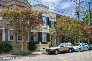 Main picture of 135 Wentworth St