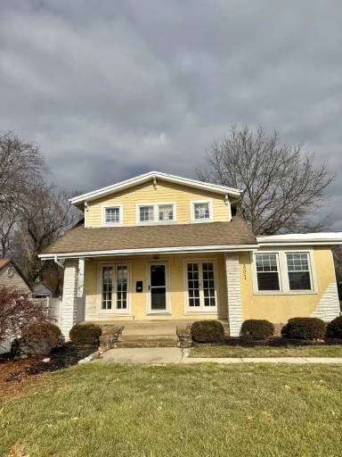 Main picture of 301 W Dorothy Ln
