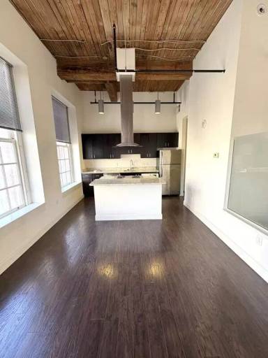 Main picture of 344 N Charles St