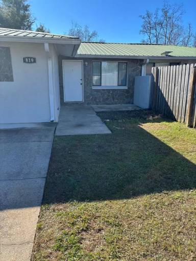 Main picture of 819 Bradley Cir