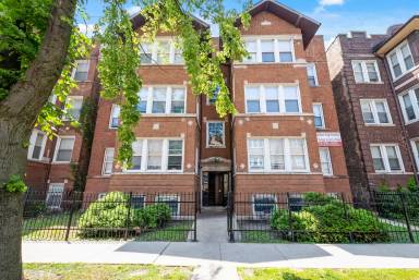 Main picture of 6734 S Clyde Ave