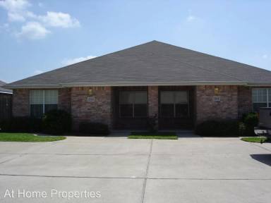 Main picture of 2312 Pheasant Ln