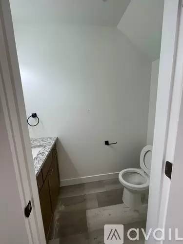 Main picture of 653 NE 7th St