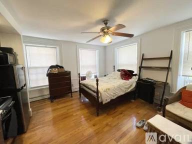 Main picture of 24 Joy St