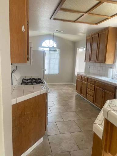 Main picture of 467 Santa Barbara St