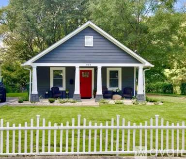 Main picture of 909 Walker Ave SE