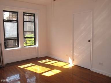 Main picture of W Broadway