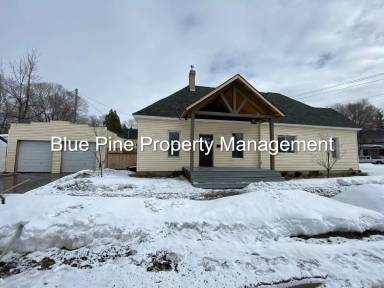 Main picture of 595 Maple St