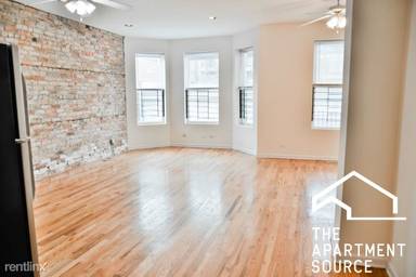 Main picture of 2450 N Southport Ave