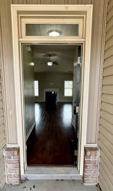 Main picture of 688 Broad Dr