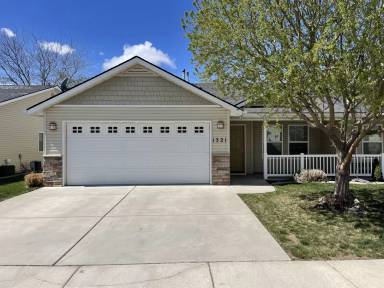 Main picture of 1321 N Gallant Ln