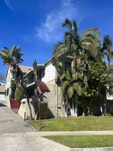 Main picture of 8405 Crenshaw Dr