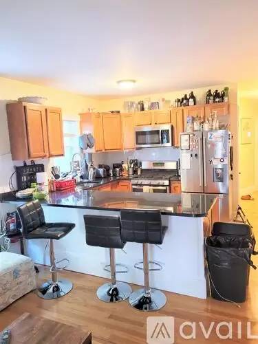 Main picture of 34 Gorham St