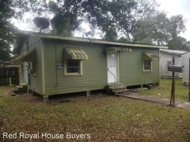 Main picture of 523 Sofas St