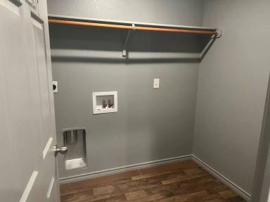 Main picture of 2814 Leroy Cir