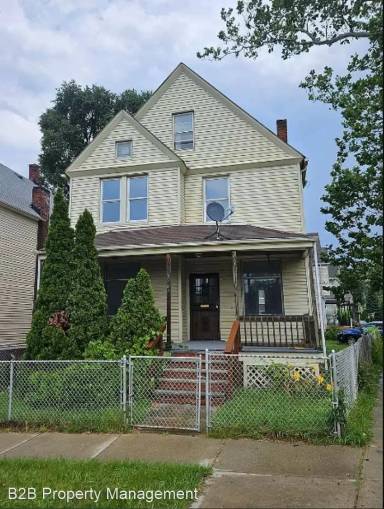 Main picture of 1607 E 86th St