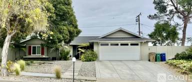 Main picture of 646 Island View Dr