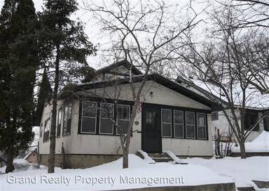 Main picture of 2918 Fillmore St NE