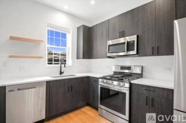 Main picture of 1217 W Wellington Ave