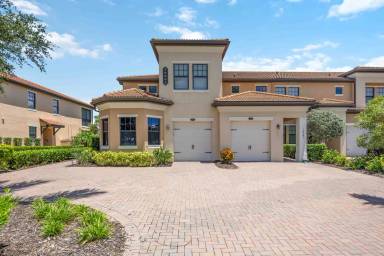 Main picture of 10063 Crooked Creek Dr