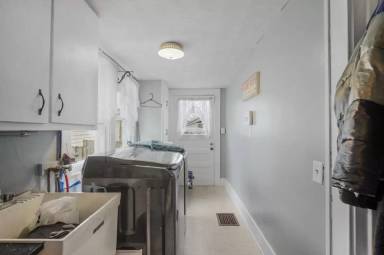 Main picture of 1010 N Indiana Ave