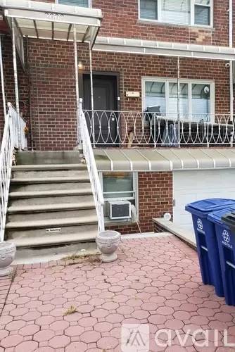 Main picture of 2068 E 68th St