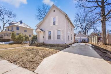 Main picture of 709 Iowa St