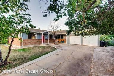 Main picture of 8888 Circle Dr