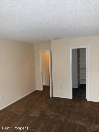 Main picture of 4403 S Semoran Blvd